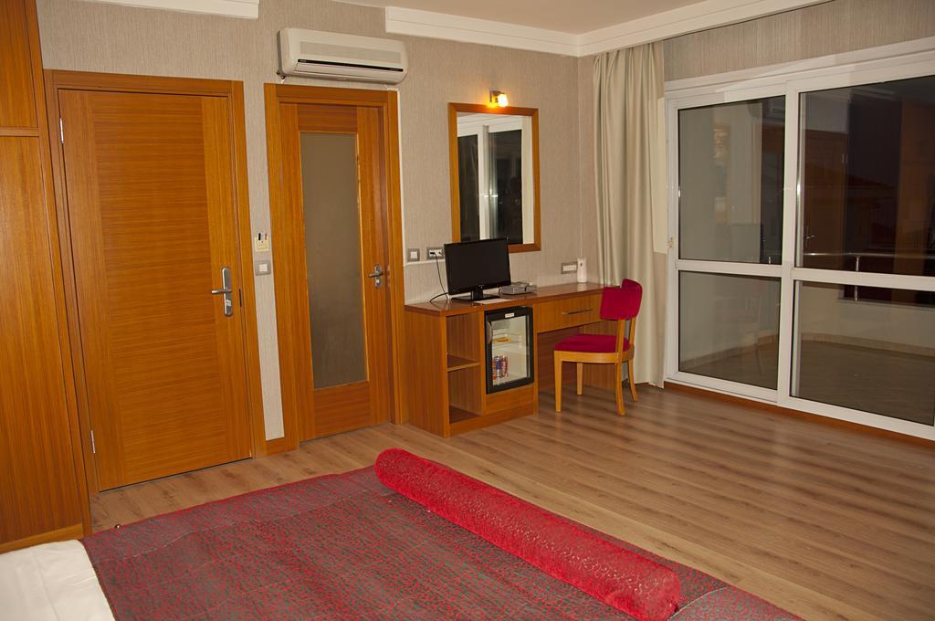 Island Hotel Istanbul Exterior photo